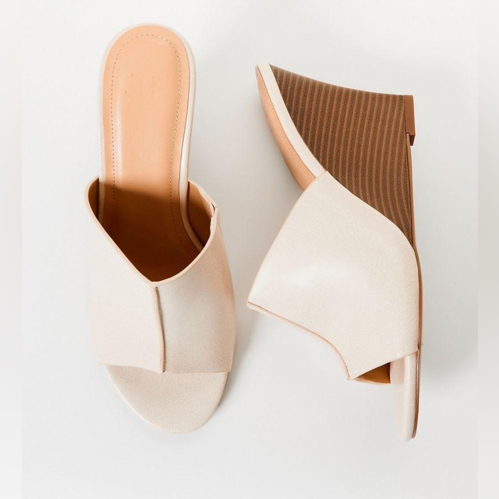 NWT JustFab Elegant Cream Wedge Sandals - Picture 4 of 8
